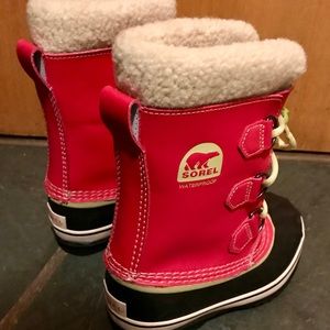 Sorels kids size 1